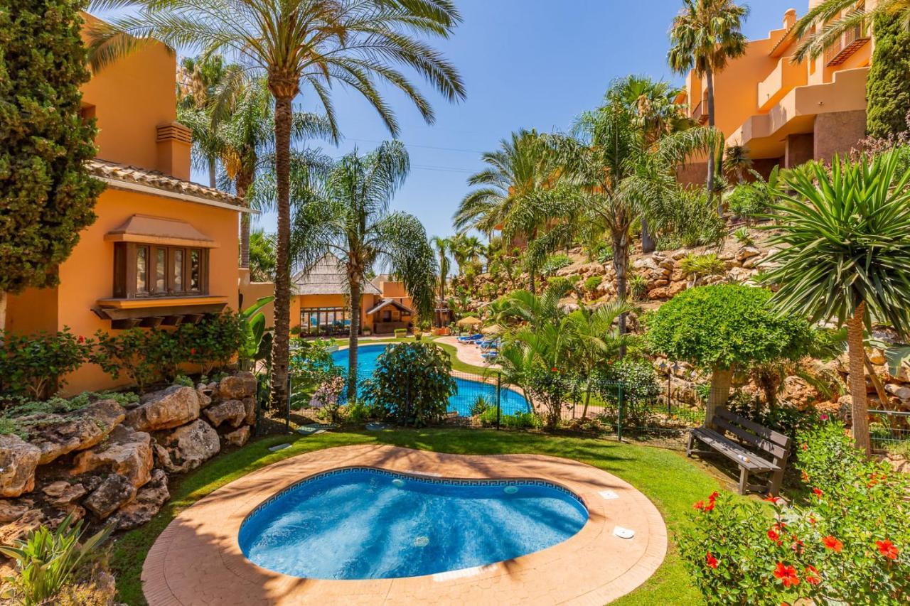 Garden Suite Beach & Relax Sitio de Calahonda Exterior photo